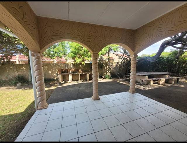4 BEDROOM PROPERTY TO RENT IN UVONGO BEACH